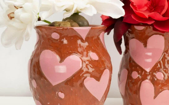 Bình hoa valentine bud với lớp men nhung