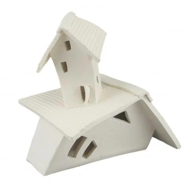 Đồ gốm trắng tạo hình các ngôi nhà mái dốc